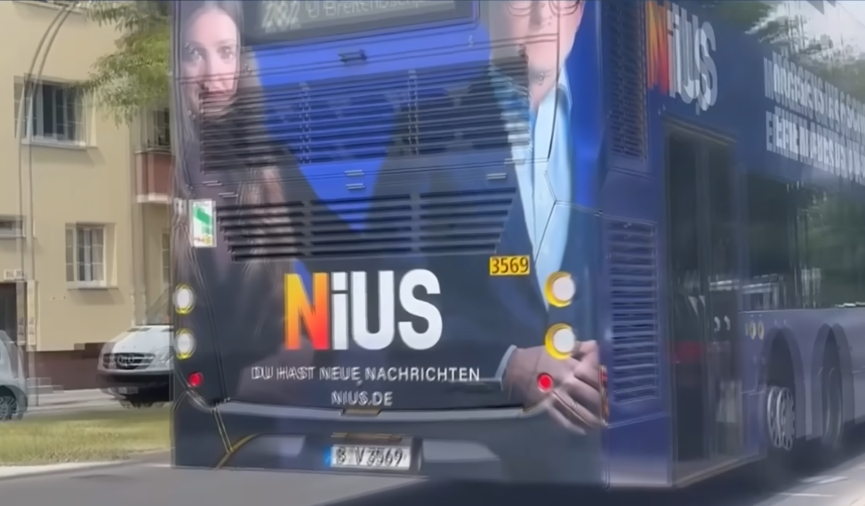 Gericht pfeift BVG zurück: Nius-Werbekampagne muss weiterlaufen