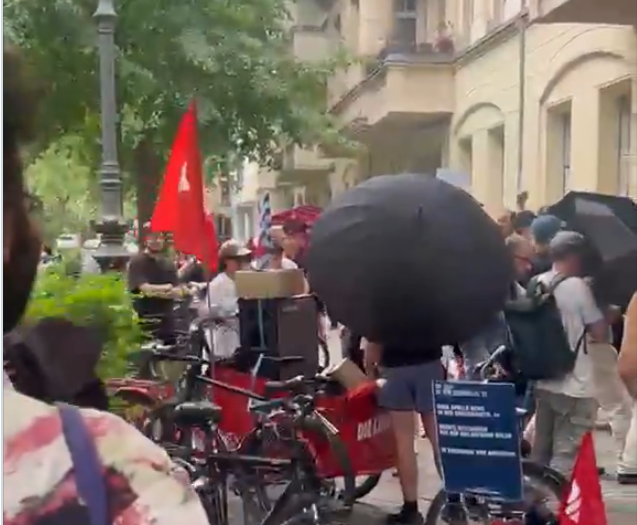 Linke marschieren vor Apollo News auf: Einschüchterung statt Argumente