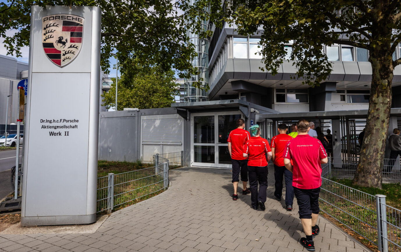 Porsche kürzt Weihnachtsgeld und weitet Stellenabbau aus
