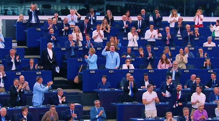 „Send them back“-Rufe im EU-Parlament nach Ja zur Abschiebeverordnung