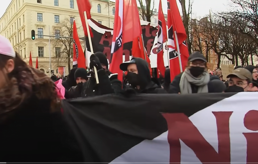 AfD-Parteitag in Erfurt: „Lasst uns beten, dass es keine Toten gibt!“