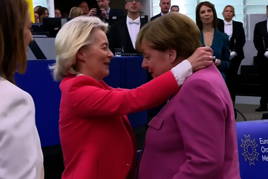 EU-Preisverleihung an Merkel und Selenskyj – mit Statisten im Plenarsaal