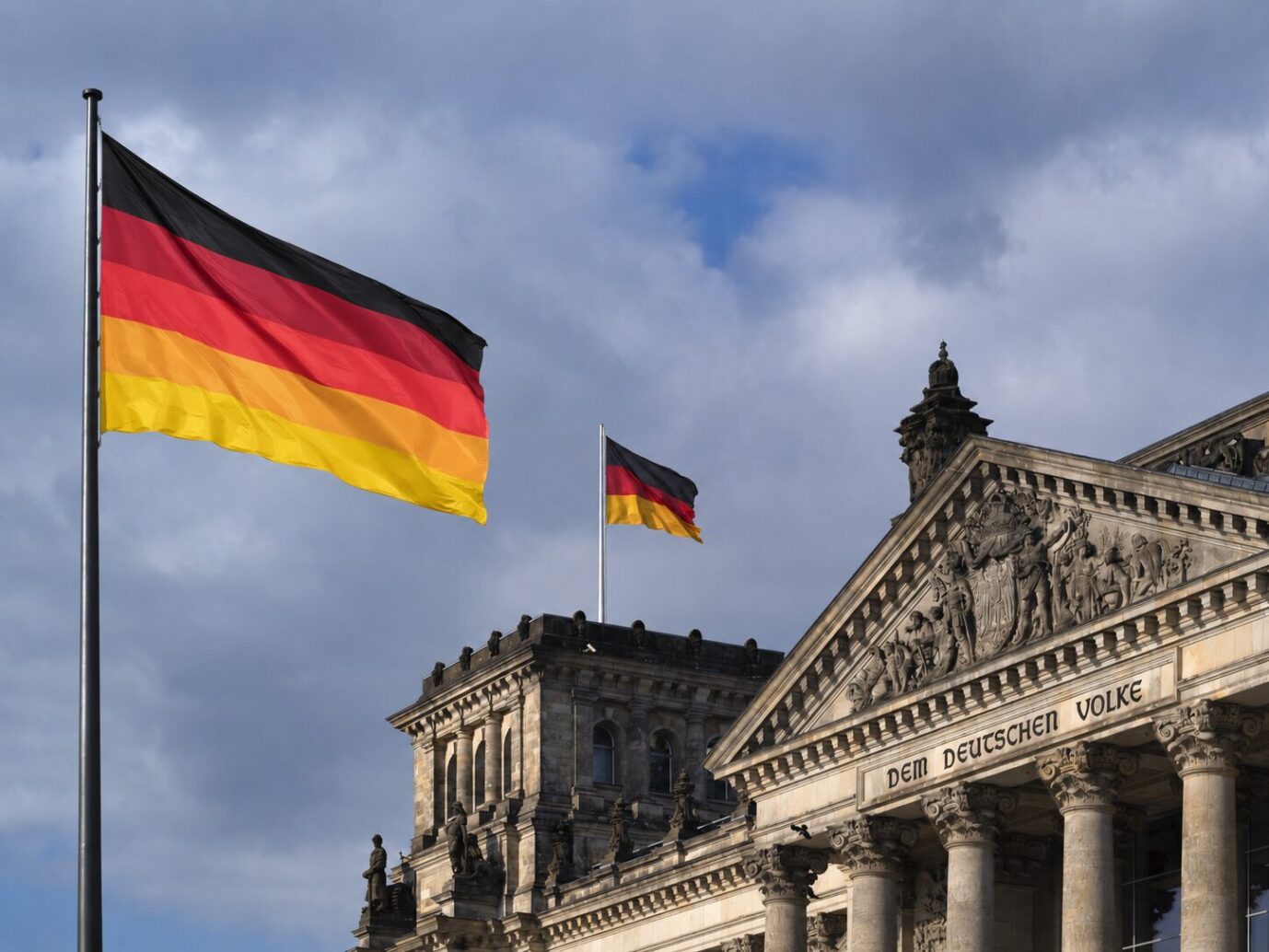 Bundestag: AfD-Abgeordnete musste „Stolzflagge“ entfernen