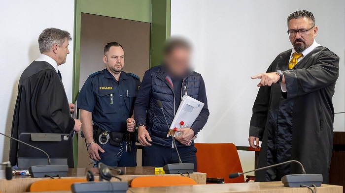OLG München: 16 Monate Haft für Telefonat mit Fremdem